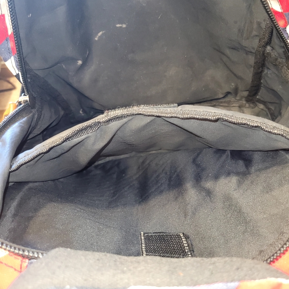 Hustle Star-Quilt Patterned Backpack - Black, Red… - image 5